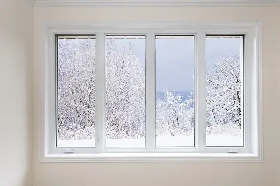 نمایی از درب و پنجره دوجداره UPVC در نمای خارجی خانه

